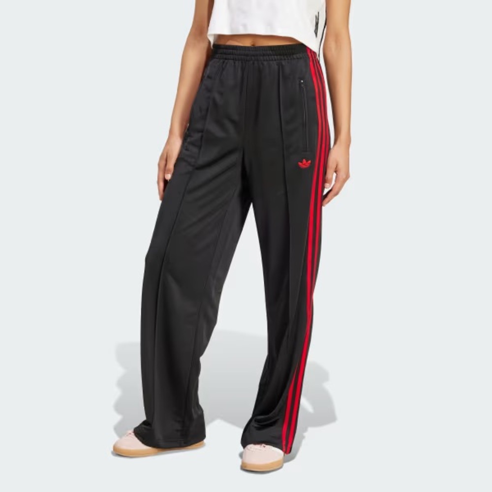 Last chance: Adidas Adicolor Classic Firebird Loose Track Pants size S